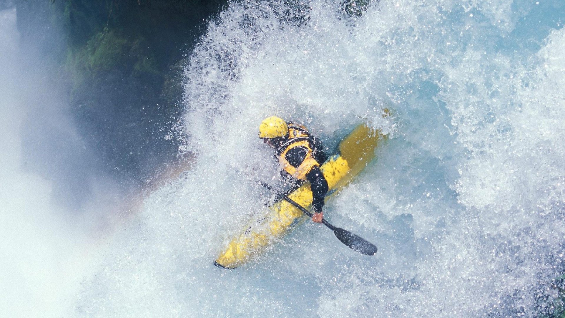 斯瓦泰克复出首秀出彩，广州队主场惊险上海申花，豪取30连胜